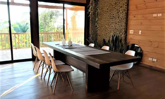 Acabados de Lujo en cabañas de madera de pino: Elegancia y durabilidad